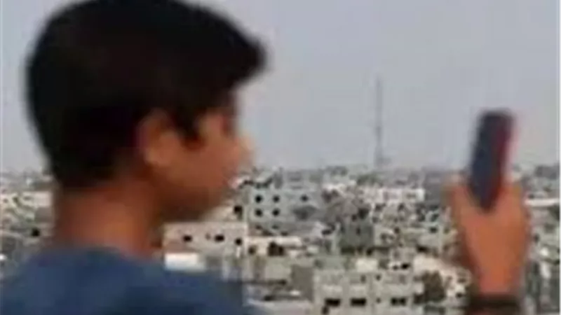 غزة تستغيث.. انقطاع الاتصالات والإنترنت عن القطاع