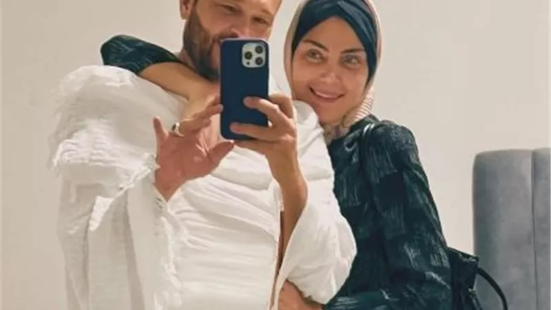 ريهام حجاج تؤدي مناسك الحج وتوثق رحلتها الإيمانية: 