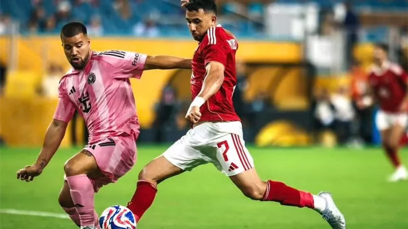 الأهلي يُعاقب تريزيجيه.. غرامة مالية قدرها نصف مليون جنيه 