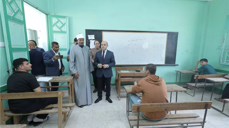 محافظ كفر الشيخ يوجه بتوفير بيئة آمنة ومستقرة لطلاب الثانوية الأزهرية