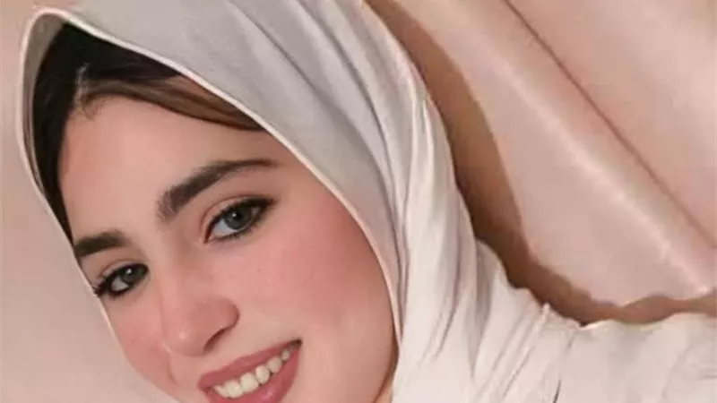  أسامة العربي يهنئ صديقه محمد عنتر بمناسبة نجاح ابنته “جنى” في الإعدادية