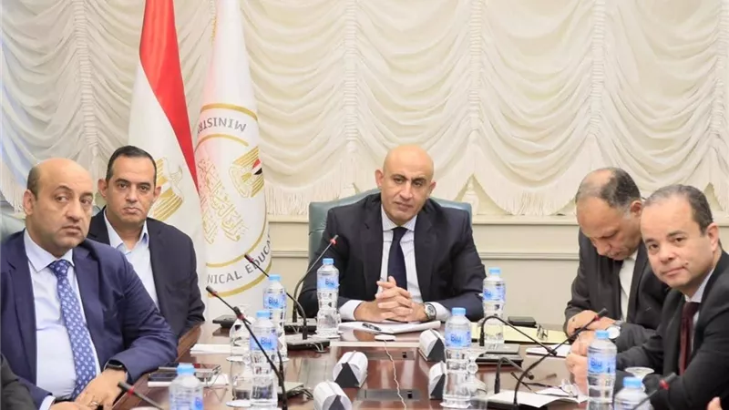 وزير التربية والتعليم يشدد على الانضباط والنزاهة في امتحانات الثانوية العامة
