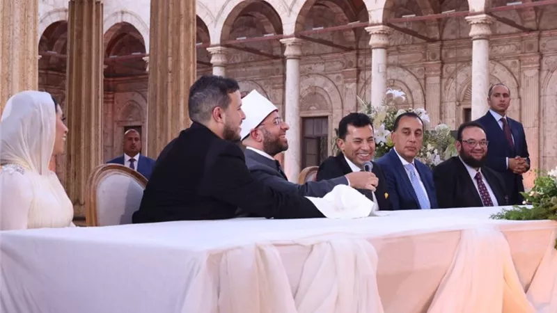 مدبولي يشهد عقد قران ابنة وزير الشباب والرياضة بحضور عدد من الوزراء