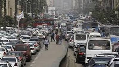 النشرة المرورية.. كثافة متحركة بأغلب شوارع وميادين القاهرة والجيزة 