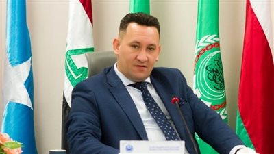 اقتصادي: إغلاق مضيق هرمز قرار 