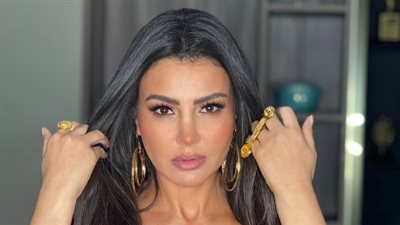 دينا فؤاد: 