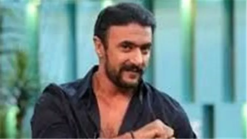 هدايا مفاجئة من أحمد العوضي في يوم عيد ميلاده.. شاهد
