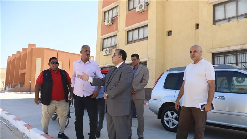 رئيس جامعة جنوب الوادي: حريصون على تطوير البنية التحتية لوحدات الجامعة