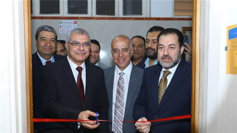 رئيس جامعة الزقازيق يفتتح وحدة جفاف العين بكلية الطب.. تفاصيل