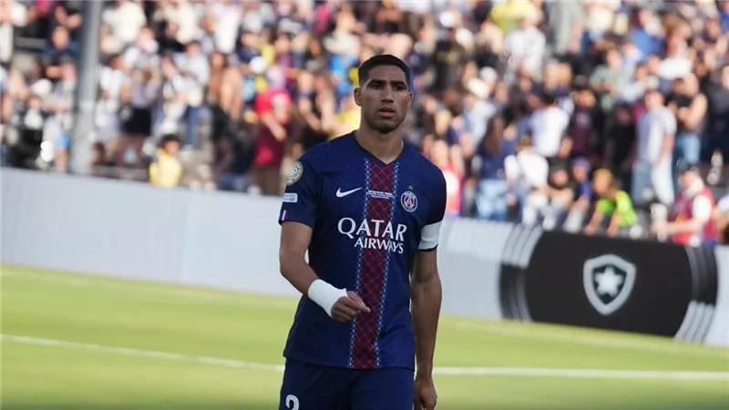 حكيمي يزين قائمة باريس سان جيرمان لمواجهة ليفربول بدوري أبطال أوروبا