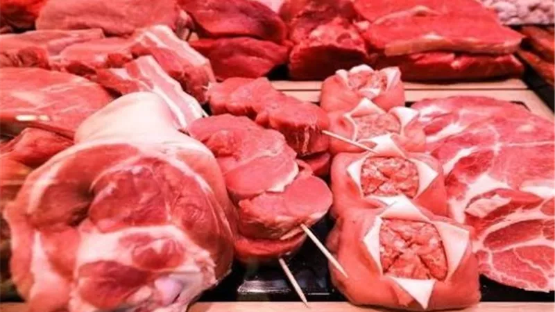 أسعار اللحوم اليوم الأربعاء 25 يونيو 2025..الكندوز والبتلو بكام؟ 
