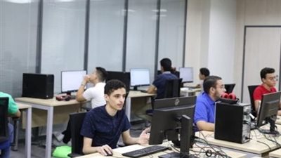  التعليم العالي تستجيب لاستفسارات الطلاب وتقدم خدمات إرشادية حول اختبارات القدرات| صور