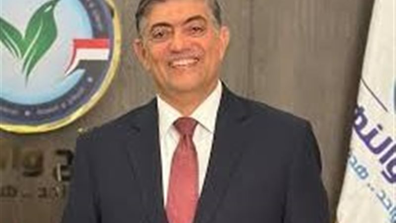 الدكتور هشام عبدالعزيز