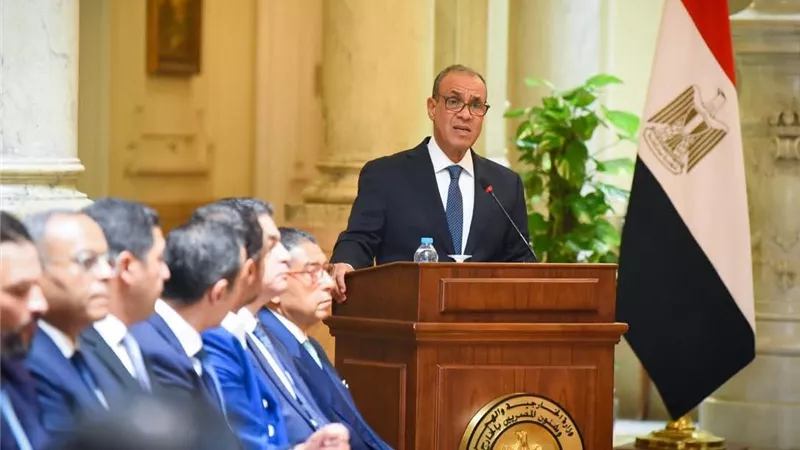 وزير الخارجية: الملفات الاقتصادية باتت في صدارة أولويات الوزارة
