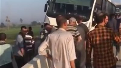 تفاصيل حادث تصادم ميني باص وأتوبيس على الطريق الإقليمي بالعاشر من رمضان