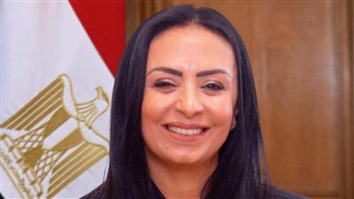 وزيرة التضامن الاجتماعى تدلي بصوتها في انتخابات الشيوخ في لجنة بالجيزة 