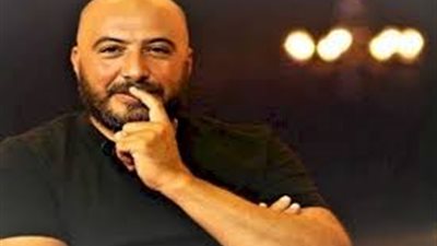 مجدي الهواري يشيد بذكاء عمرو دياب الفني: “لازمة هتزن في ودانكم”
