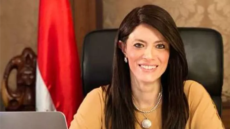  وزيرة التخطيط والتنمية الاقتصادية تدلي بصوتها في انتخابات مجلس النواب 