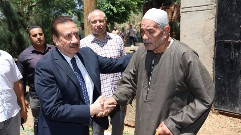 محافظ المنوفية يقدم واجب العزاء لأسرة سائق توك توك ضحية الطقس السيئ بكمشيش