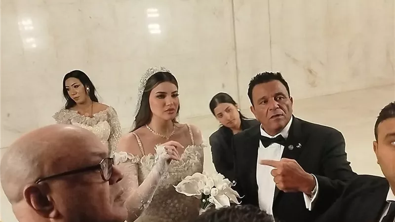 في ليلة استثنائية.. محمد فؤاد يحتفل بزفاف ابنته بسملة