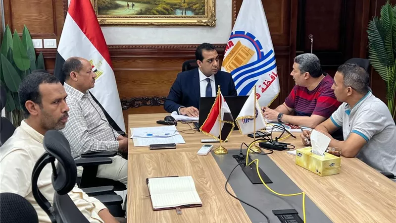 نائب محافظ قنا يوجه بحصر المنشآت الآيلة للسقوط مع رؤساء الوحدات المحلية