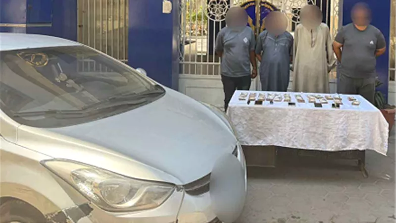  القبض على تشكيل عصابي انتحل صفة رجال شرطة في مصر الجديدة