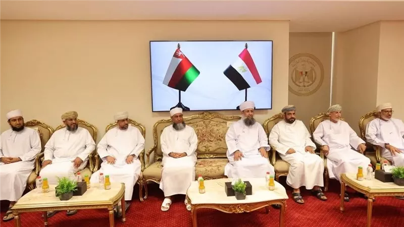 وزير العدل يلتقي وفدا قضائيا عمانيا.. ويؤكد تعزيز التعاون المشترك