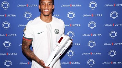 بيدرو يتوج بجائزة أفضل لاعب فى مواجهة فلوميننسى ضد تشيلسى بنصف نهائي كأس العالم للأندية 