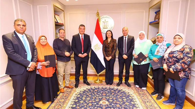 وزيرة التضامن الاجتماعي تكرم الوحدة المركزية للجمعيات الأهلية 
