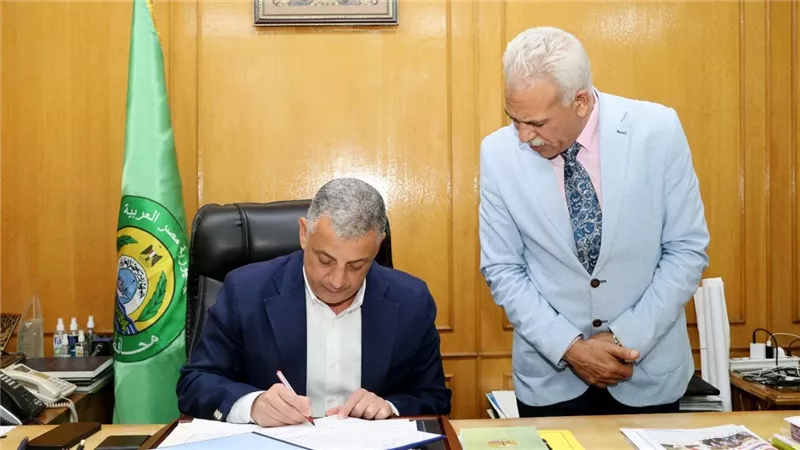 محافظ الإسماعيلية يعتمد درجات تنسيق القبول بالمدارس الثانوية