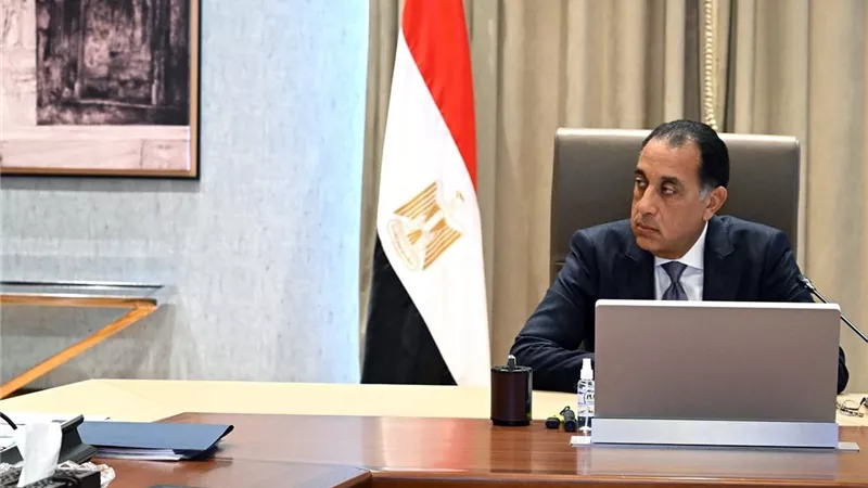 مدبولي يتابع مع وزيري الكهرباء والبترول جهود تأمين الوقود ومشروعات الطاقة المتجددة