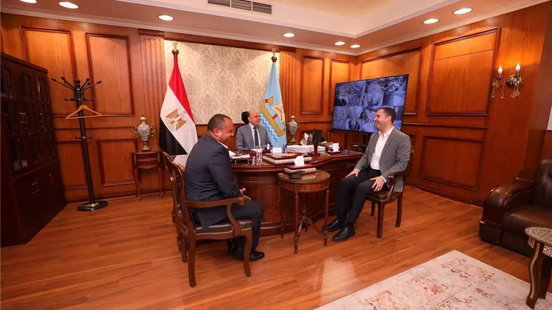 محافظ كفر الشيخ يبحث مع شركة استادات سبل تعزيز الأنشطة الرياضية والاجتماعية