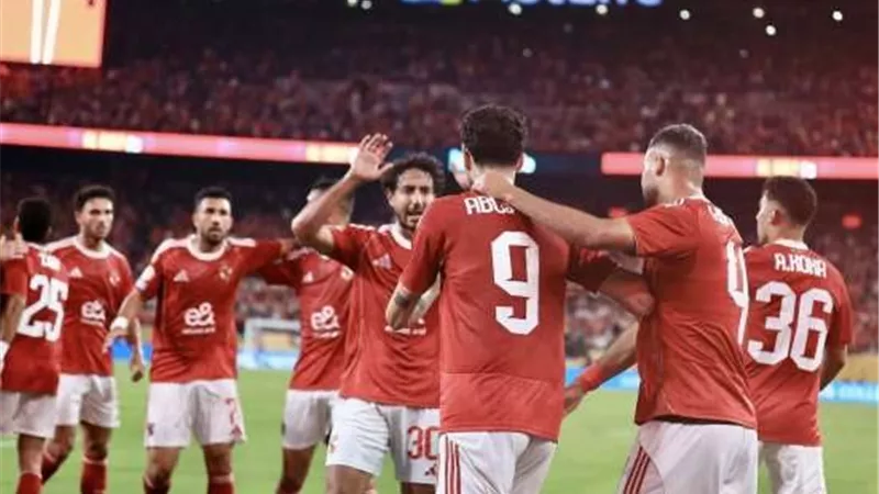شبح الأعمار المرتفعة يُهدد طموحات الأهلي في الموسم الجديد 