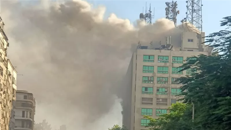 «الصحة»: معظم إصابات حادث حريق سنترال رمسيس اختناق وحالتها مستقرة