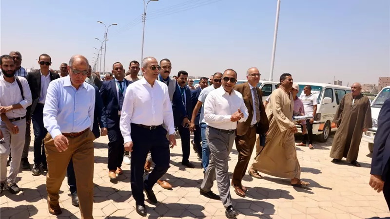 رئيس البنك الزراعي ومحافظ المنيا يوقعان بروتوكولًا لتمويل المنتفعين بأراضي الدولة