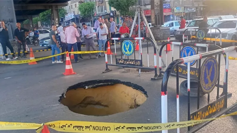 هبوط أرضي مفاجئ في منطقة حلمية الزيتون بالقاهرة.. ما القصة؟