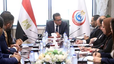 وزير الصحة يتابع نسب إنجاز المشروعات الصحية في المحافظات