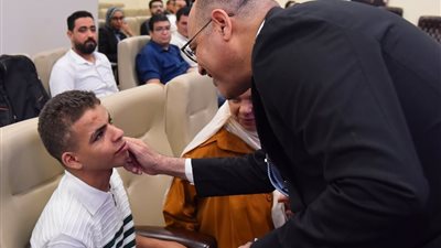 وزير العمل يُسلم عقود جديدة لذوي همم بالقاهرة لدمجهم في السوق (صور)