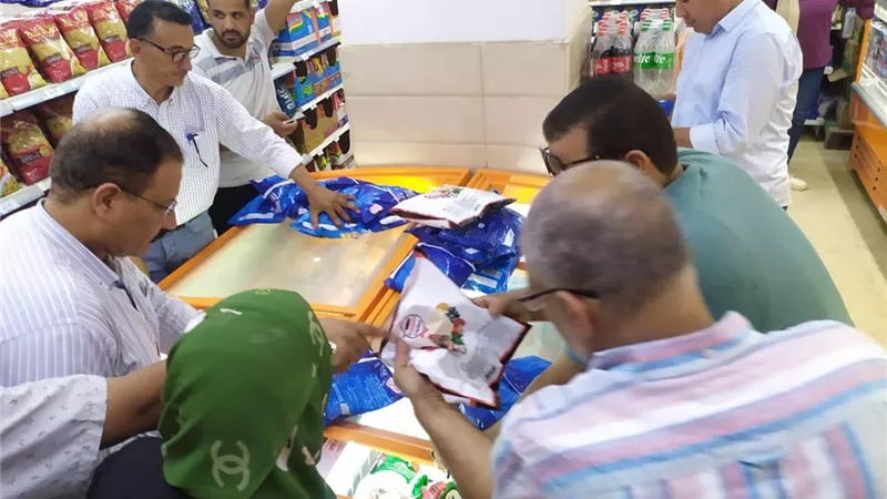 استجابة لشكاوى المواطنين.. محافظ الغربية يوجه بحملة مكبرة على أسواق ومخابز السنطة