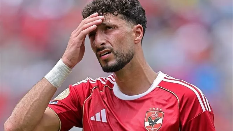 خاص | الأهلي يوافق على بيع وسام أبو علي وينتظر وكيل أعماله لمناقشة العروض