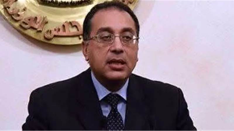 رئيس الوزراء: 3 سفن تغييز دخلت الخدمة وتضخ 2250 مليون قدم يوميًا