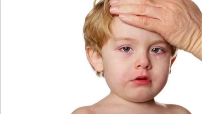 الالتهاب السحائي يعود للواجهة.. ما حقيقته وكيف نحمي أطفالنا منه؟