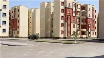 سحب الشقق المغلقة بالإسكان الاجتماعي يثير الجدل بين مؤيد لضرب السماسرة ومعارض يطالب بالخدمات