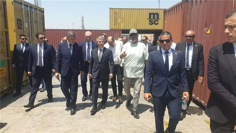 رئيس مصلحة الجمارك.. فى جولة ميدانية بميناء بورسعيد:  نعمل على تحسين الأداء الجمركي لتقليل زمن وتكلفة الإفراج