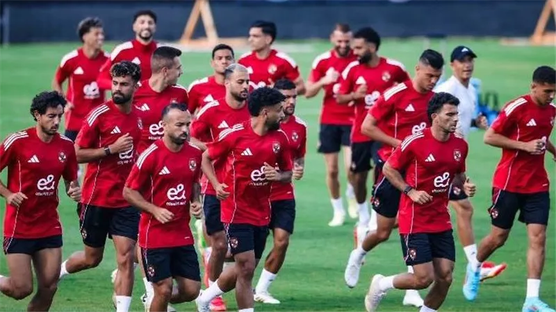 الأهلي بالزي التقليدي أمام الملعب التونسي في مباراة الليلة 