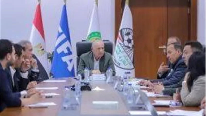 بداية من الموسم المقبل.. اتحاد الكرة يقرر سداد مستحقات الحكام شهريًا