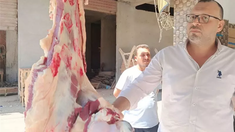 ضبط 30 كجم لحوم مذبوحة خارج المجازر الحكومية بكفر الشيخ