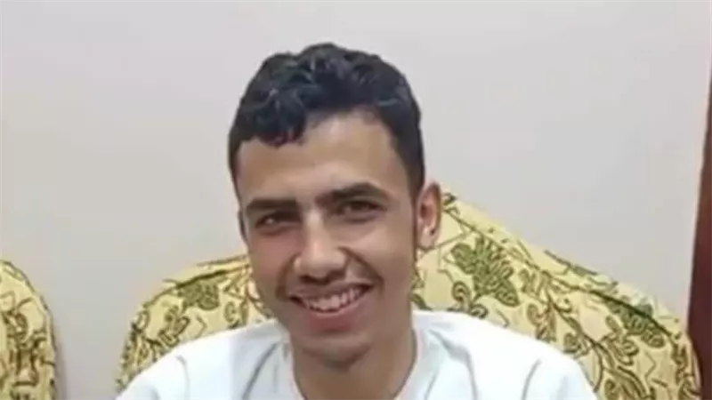 الخامس مكرر بالثانوية العامة على مستوى الجمهورية علمي رياضة يهدي تفوقه لوالدته