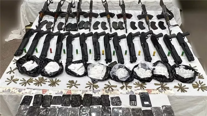 مخدرات وأسلحة بـ 10 ملايين جنيه.. تفاصيل مصرع عنصرين خطرين في تبادل إطلاق نار بأسيوط