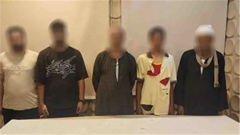 رصاصة طائشة خلال مشاجرة بين جيران تصيب مواطن ببدر.. السر في الكواليس